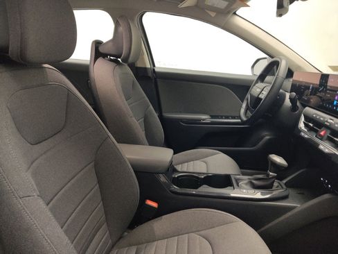 Used 2025 Kia K4 EX image 21