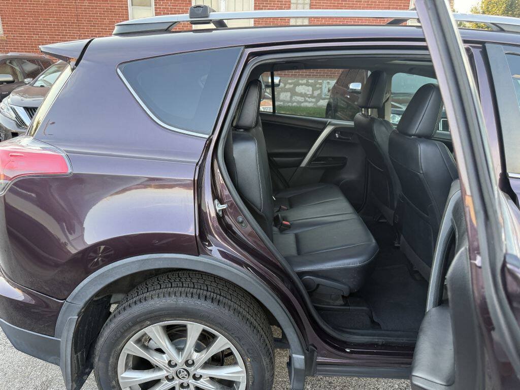 Used 2018 Toyota RAV4 Limited w/ Advanced Technology Package FWD image 25