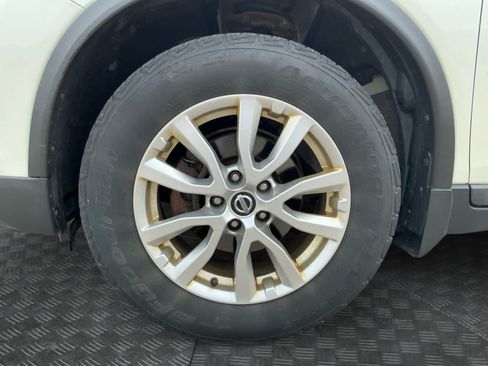Used 2017 Nissan Rogue SV AWD/4WD image 14
