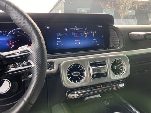 Used 2025 Mercedes-Benz G 63 AMG 4MATIC w/ Manufactur Interior Package image 32