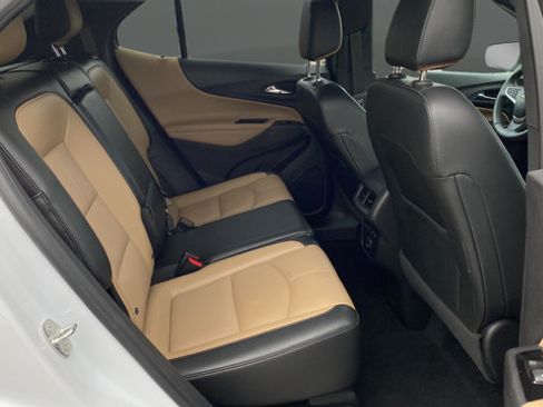 Used 2023 Chevrolet Equinox Premier AWD/4WD image 25