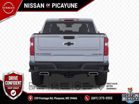 Used 2025 Chevrolet Silverado 1500 Custom Trail Boss w/ LPO, Dark Essentials Package AWD/4WD image 4