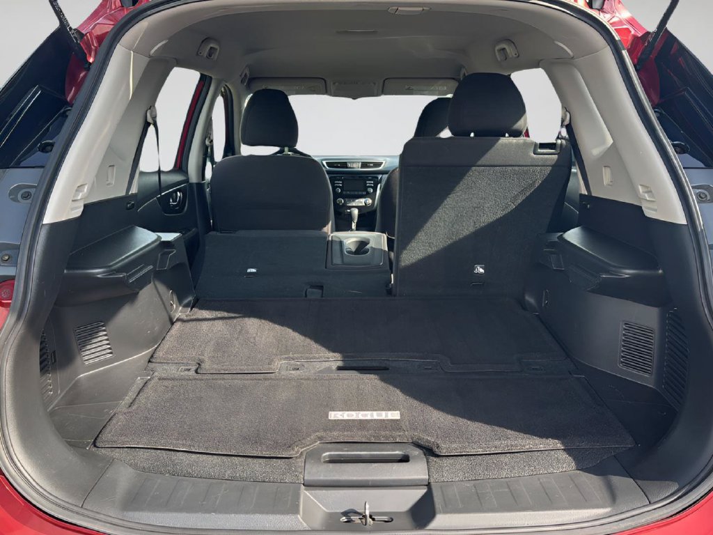 Used 2015 Nissan Rogue S AWD/4WD image 31