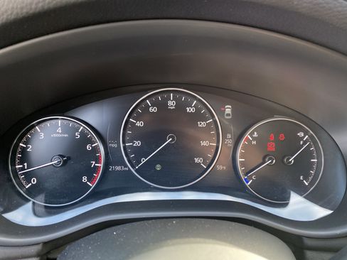 Used 2025 MAZDA MAZDA3 2.5 S Hatchback w/ Premium Pkg image 12