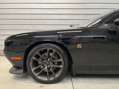 Used 2021 Dodge Challenger R/T Scat Pack RWD image 4