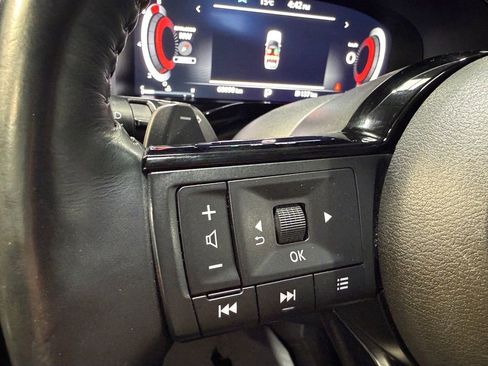 Used 2022 Nissan Pathfinder Platinum image 27