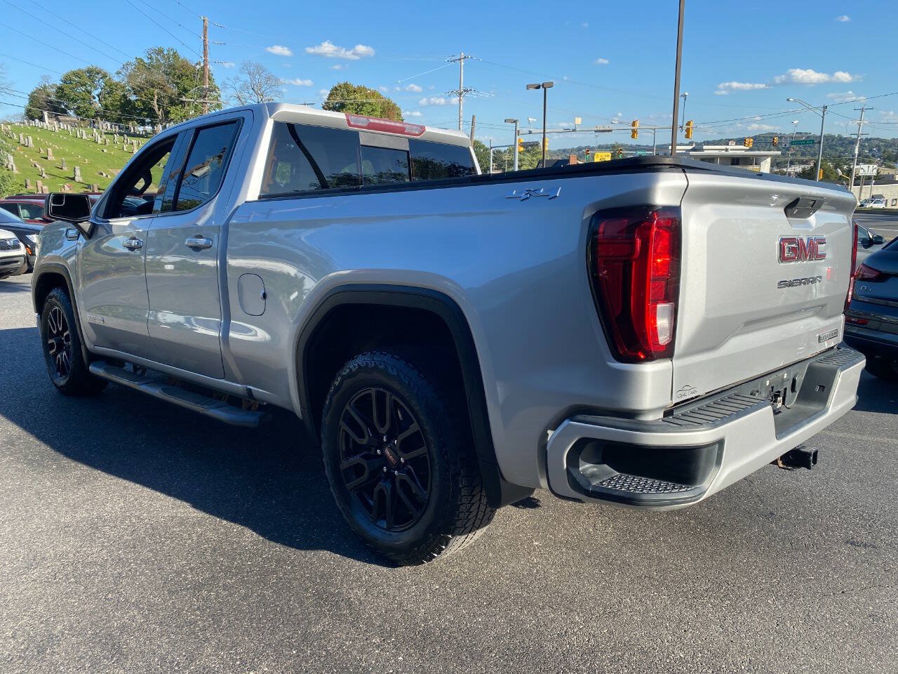 Used 2020 GMC Sierra 1500 Elevation w/ Elevation Value Package AWD/4WD image 5