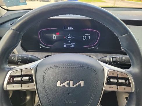 Used 2023 Kia Telluride EX w/ EX Captain's Chair Package AWD/4WD image 22