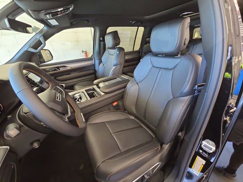 New 2026 Jeep Grand Wagoneer 4WD image 16