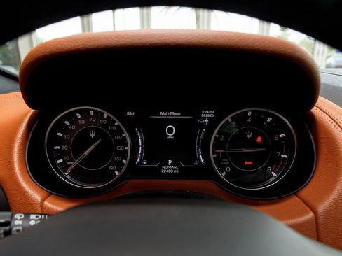 Certified 2022 Maserati Levante GT image 19