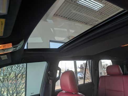 Used 2021 Lexus GX 460 Luxury w/ Accessory Package image 12