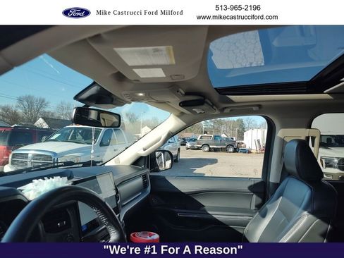 Used 2023 Ford Expedition XLT image 7