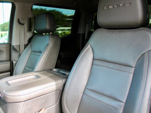 Used 2021 Chevrolet Silverado 1500 Custom Trail Boss image 21