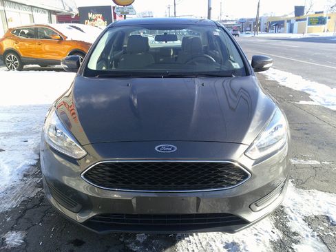 Used 2015 Ford Focus SE image 9