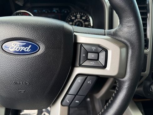 Used 2020 Ford F150 Lariat w/ Trailer Tow Package AWD/4WD image 16