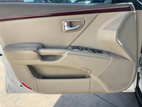 Used 2007 Hyundai Azera SE FWD image 17