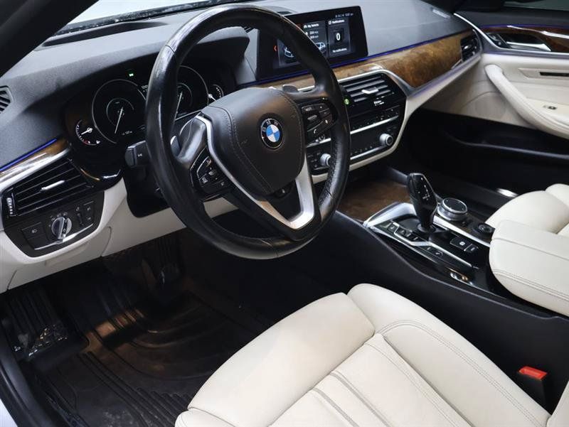 Used 2018 BMW 530e xDrive w/ Premium Package 2 AWD/4WD image 17