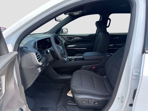 New 2026 Chevrolet Traverse LT w/ Midnight/Sport Edition FWD image 9