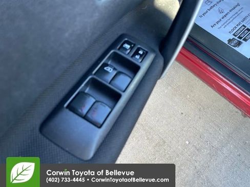 Used 2013 Nissan Rogue S image 11