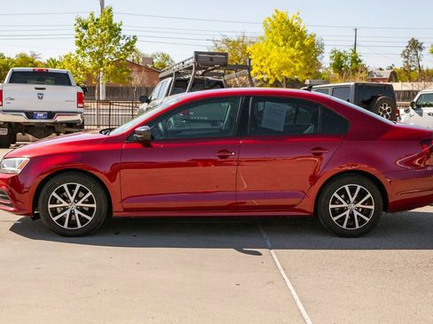 Used 2016 Volkswagen Jetta SE image 8