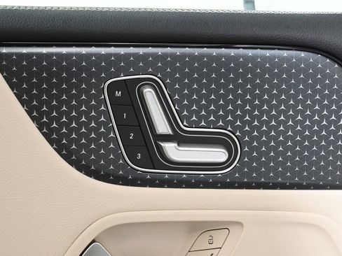 Certified 2025 Mercedes-Benz GLB 250 4MATIC image 24