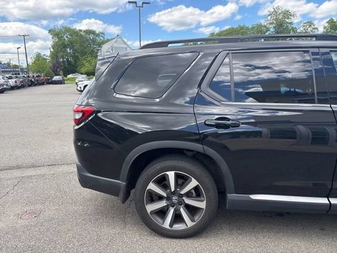 Used 2023 Honda Pilot Touring image 5
