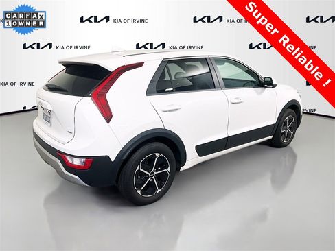 Certified 2025 Kia Niro LX image 7