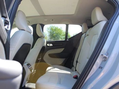 Certified 2024 Volvo XC40 B5 Ultimate w/ Climate Package AWD/4WD image 22