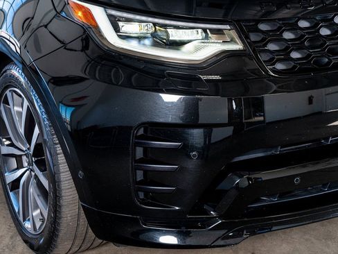 Used 2024 Land Rover Discovery Dynamic SE image 18