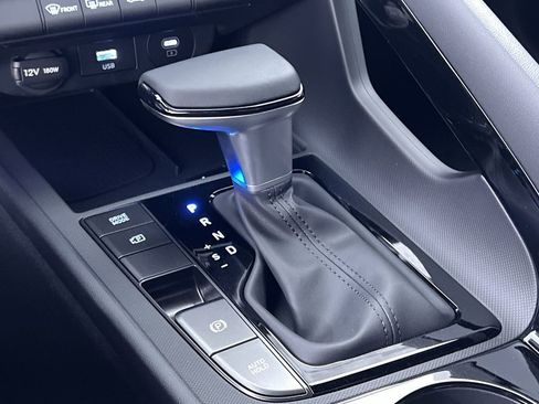 Used 2025 Hyundai Elantra SEL image 22