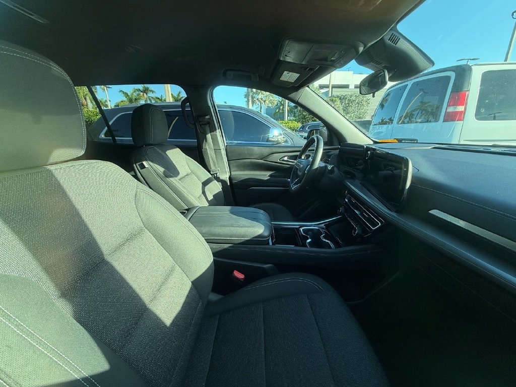 Used 2024 Chevrolet Traverse LT FWD image 10