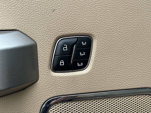 Used 2021 Ford F250 Lariat w/ Lariat Value Package AWD/4WD image 16