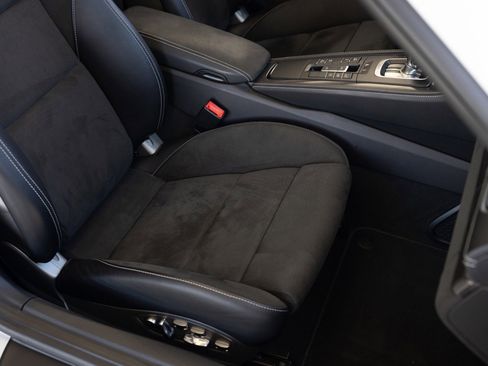 Used 2021 Porsche 718 Boxster Spyder RWD image 67