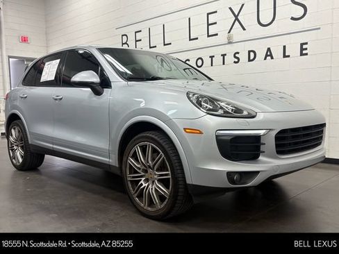 Used 2018 Porsche Cayenne AWD/4WD image 1
