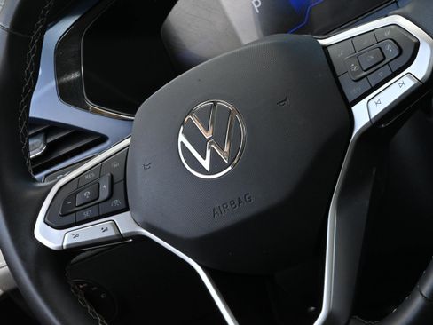Used 2024 Volkswagen Taos SE FWD image 27
