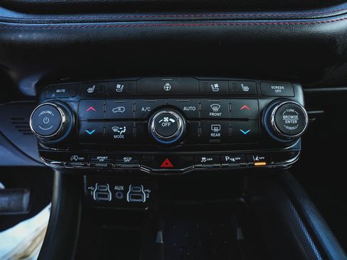 Used 2025 Dodge Durango GT image 20