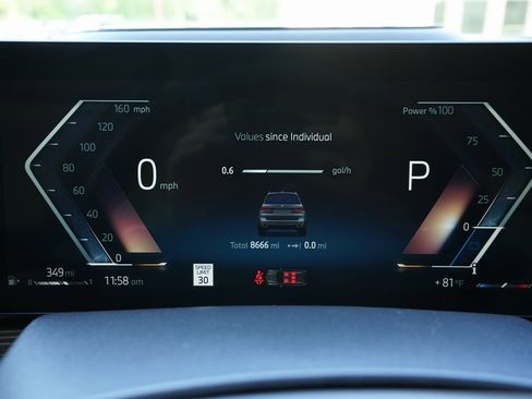 Used 2024 BMW X7 xDrive40i w/ Executive Package image 13