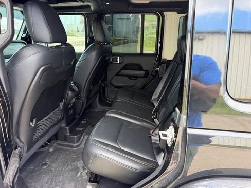 Used 2024 Jeep Wrangler Unlimited Sahara AWD/4WD image 7