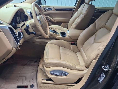 Used 2013 Porsche Cayenne Diesel AWD/4WD image 23
