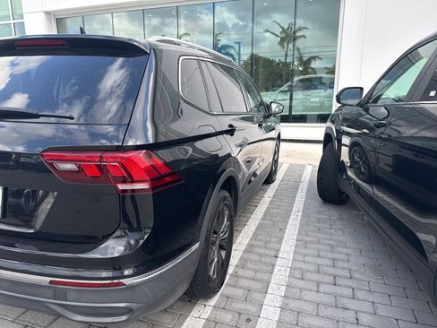 Used 2022 Volkswagen Tiguan SE image 9