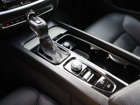 Used 2021 Volvo V60 T5 Cross Country w/ Climate Package image 22