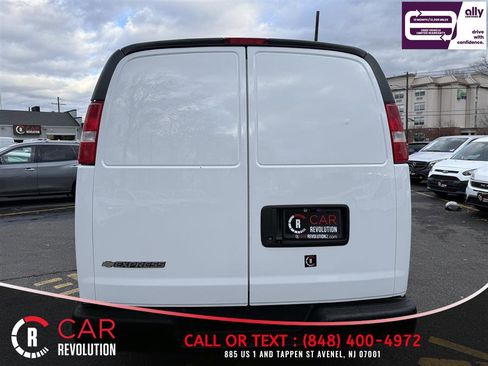Used 2022 Chevrolet Express 2500 Extended w/ Driver Convenience Package image 3
