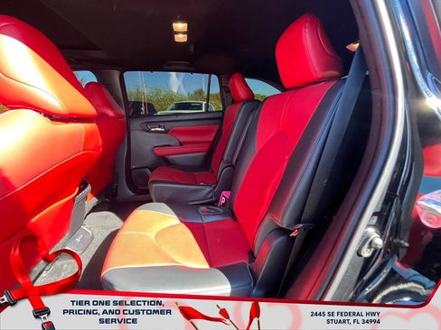 Used 2022 Toyota Highlander XSE image 12