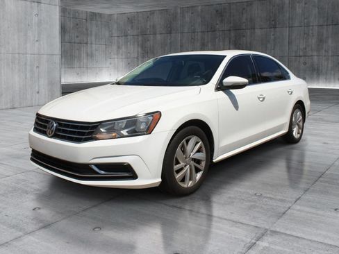 Used 2018 Volkswagen Passat 2.0T SE FWD image 12