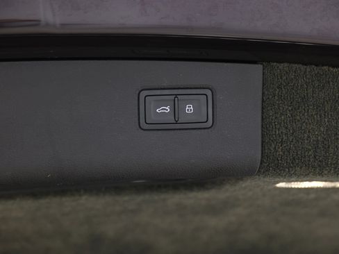 Used 2023 Bentley Bentayga Extended Wheelbase AWD/4WD image 87