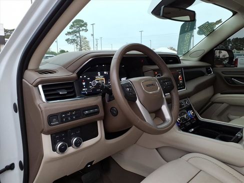 Certified 2023 GMC Yukon Denali image 8