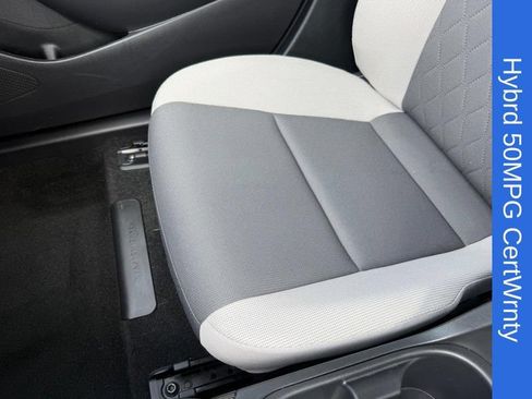Used 2025 Toyota Corolla LE FWD image 26