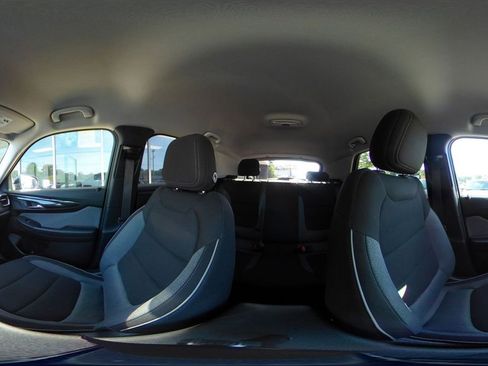 Used 2025 Chevrolet TrailBlazer LT FWD image 42
