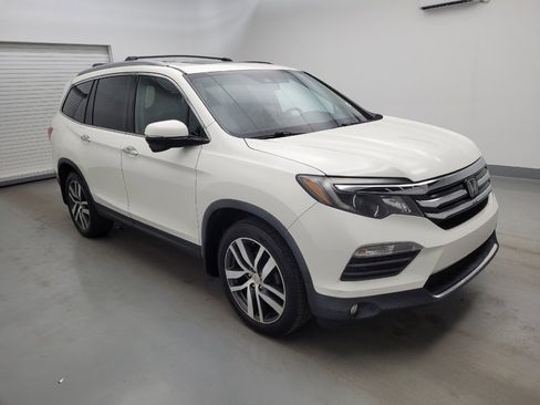 Used 2018 Honda Pilot Touring image 11