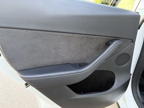 Used 2023 Tesla Model Y Performance AWD/4WD image 26